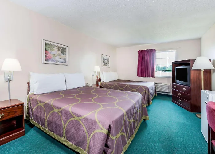 Super 8 By Wyndham Hotel 2*